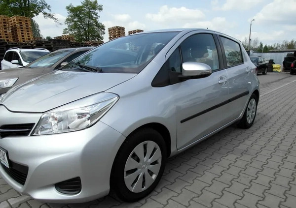 Toyota Yaris cena 22900 przebieg: 165000, rok produkcji 2012 z Sosnowiec małe 436